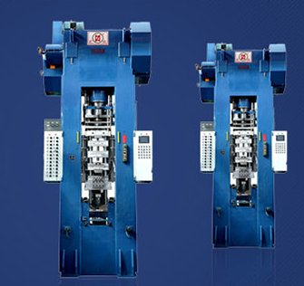 大型粉末成形机