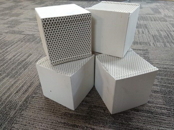 蜂窝陶瓷蓄热体