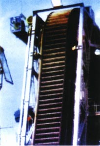 DJ型大倾角挡边带式输送机