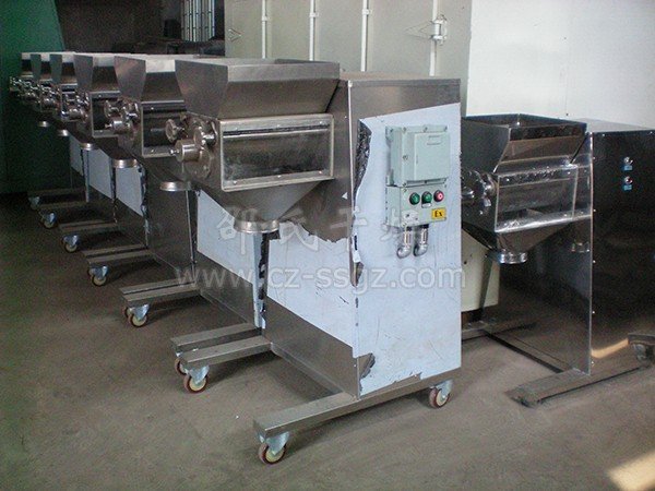 YK系列摇摆颗粒机