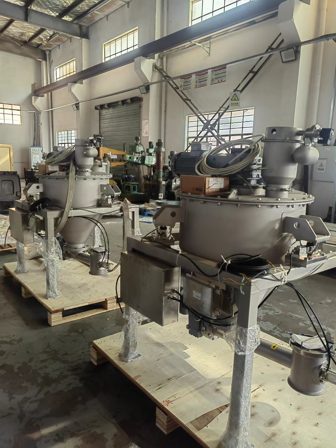 钛材小量给料装置