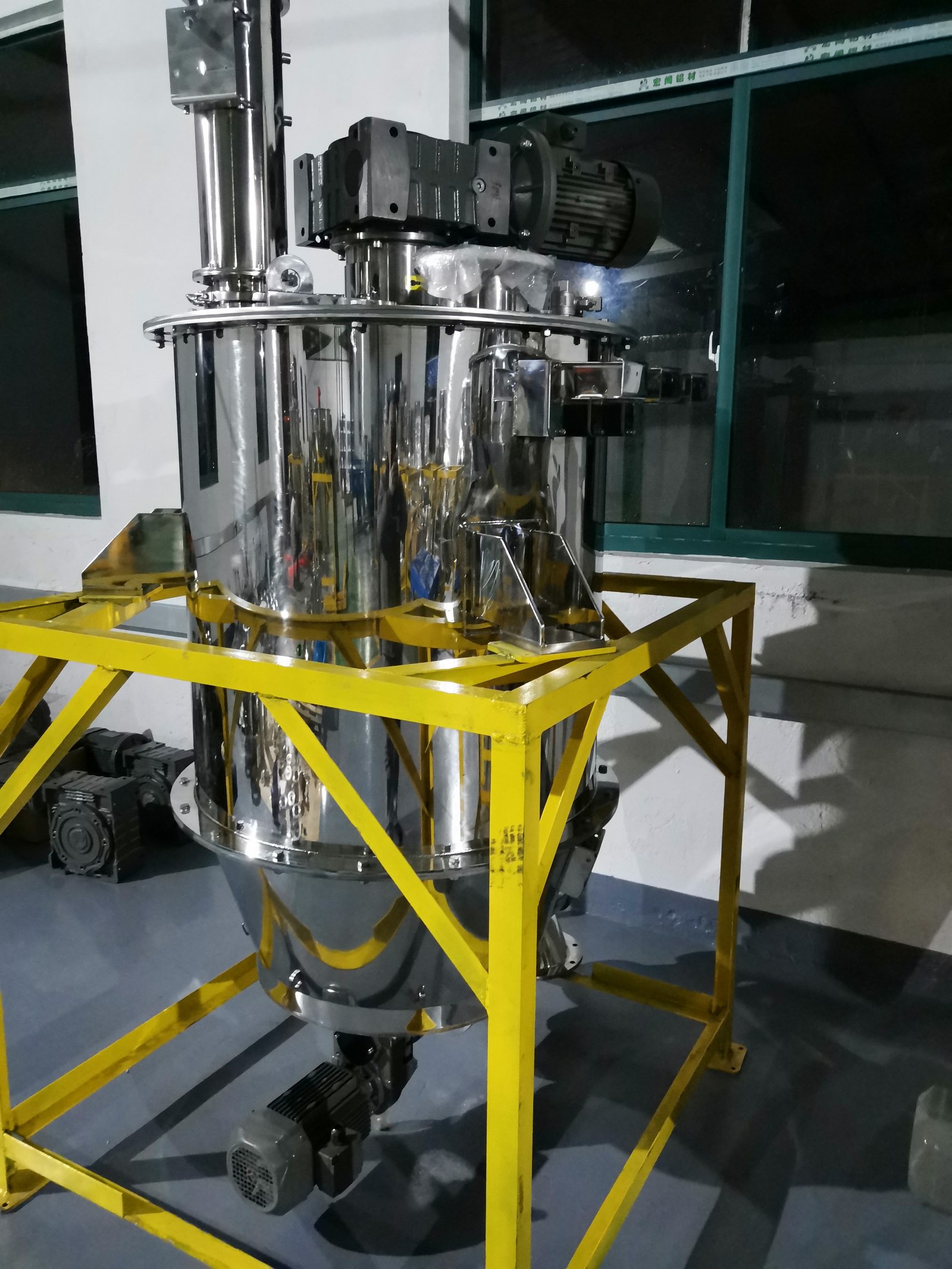 带搅拌螺旋输送机