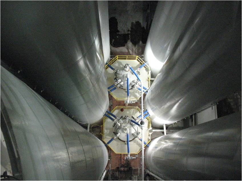 负压入料中压密相混料发送罐