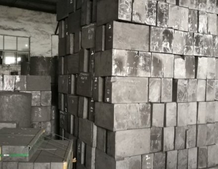 等静压成型石墨