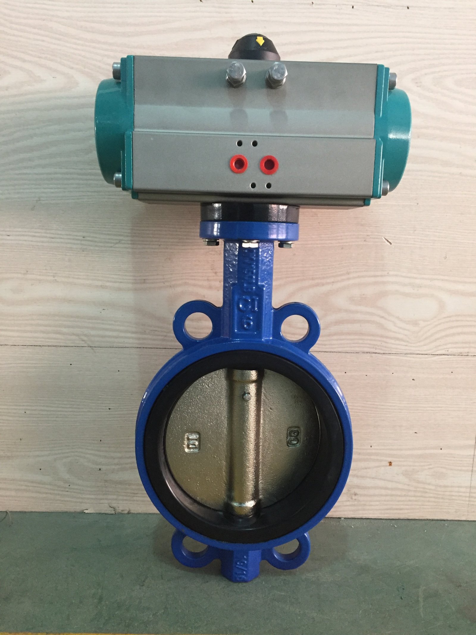 气动对夹式蝶阀