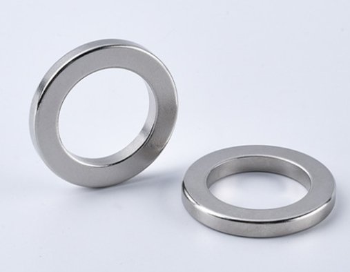环形磁铁