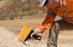 手持式固废/危废光谱分析仪