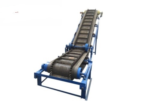 大倾角皮带输送机