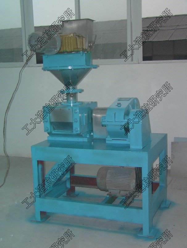 普通对辊式造粒机
