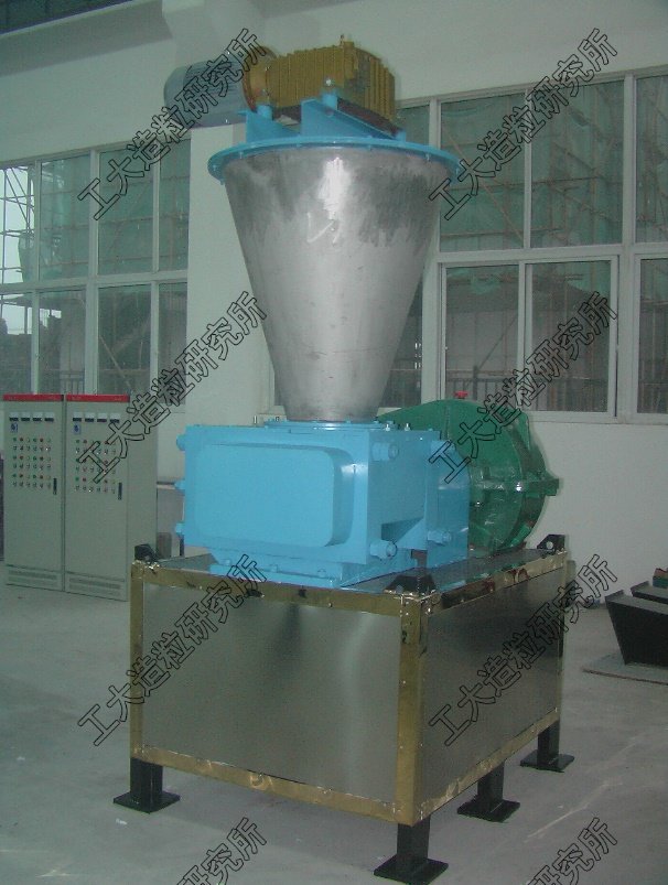 螺旋喂料对辊式造粒机