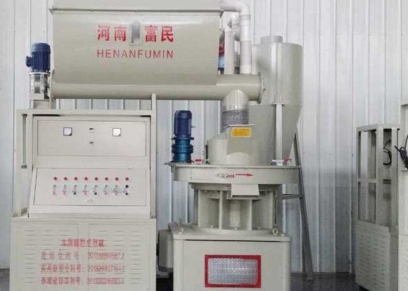 时产1吨木屑颗粒机