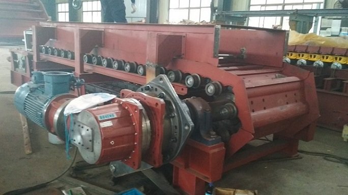 板式给料机结构一：主轴驱动装置