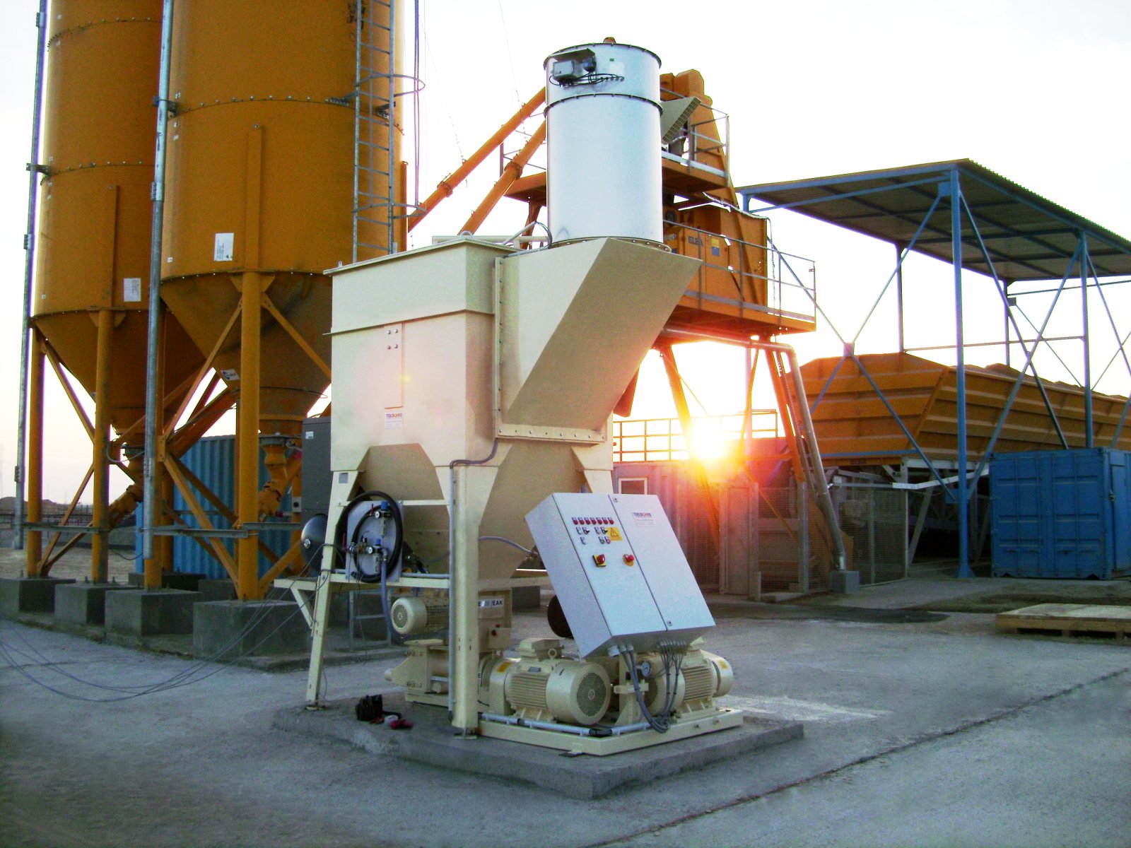 德国 Telschig 泰尔西格 吨袋拆包机