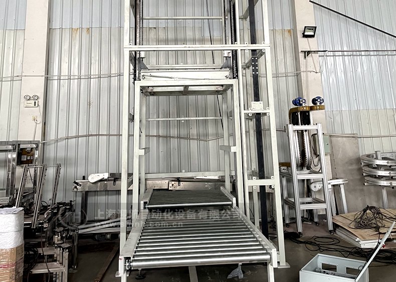 往复式垂直提升机