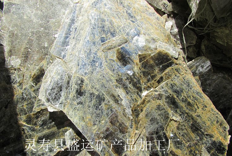 浅绿色与咖啡色云母大片