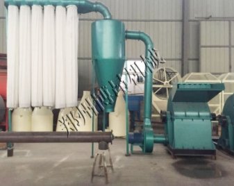 自动进料木材粉碎机