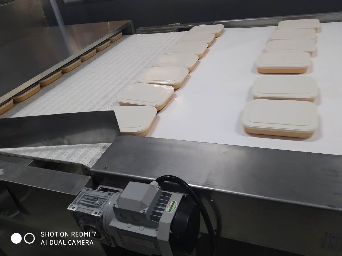 中央厨房微波盒饭加热机