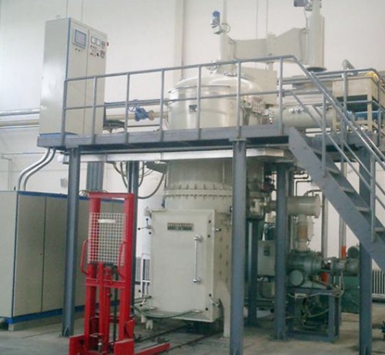 真空感应熔炼炉