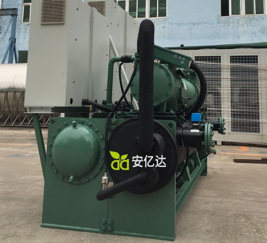 350WS水冷螺杆式变频冷水机