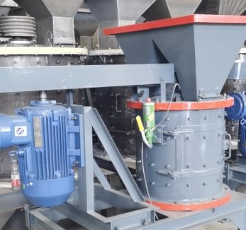 PFL600型复合式破碎机