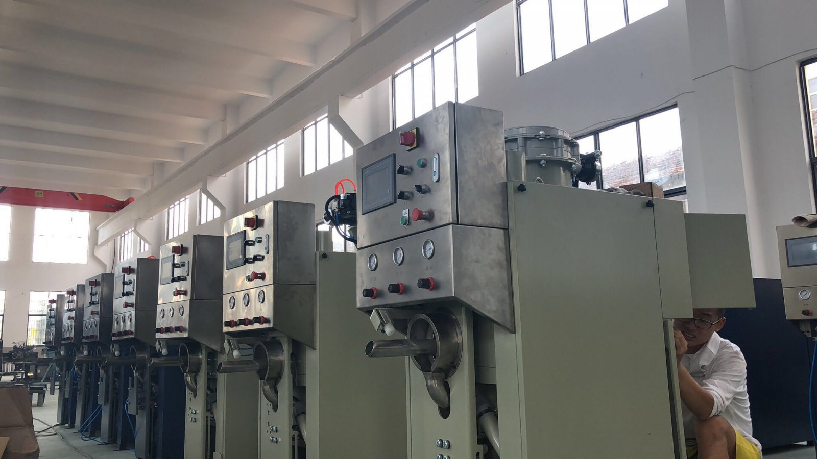 自动螺杆式阀口包装机