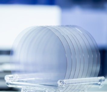 2~6英寸高纯半绝缘碳化硅单晶衬底