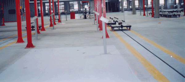 垂直地面输送机