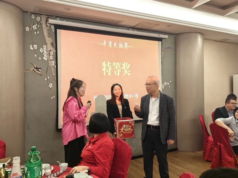 082258_066907_gsdt.jpg 082258_066907_gsdt.jpg