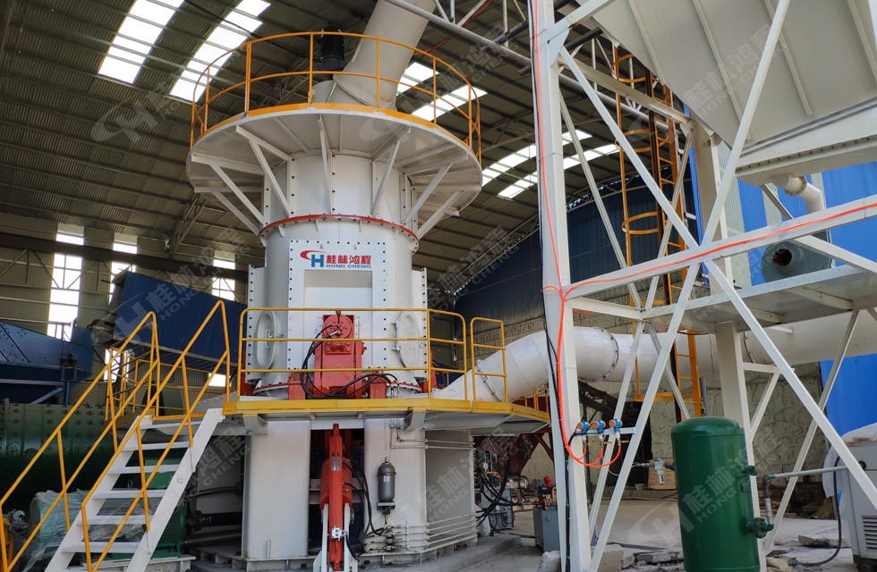 325-2500目时产20吨以上煅烧硅藻土粉体 用HLMX硅藻土超细立磨机生产