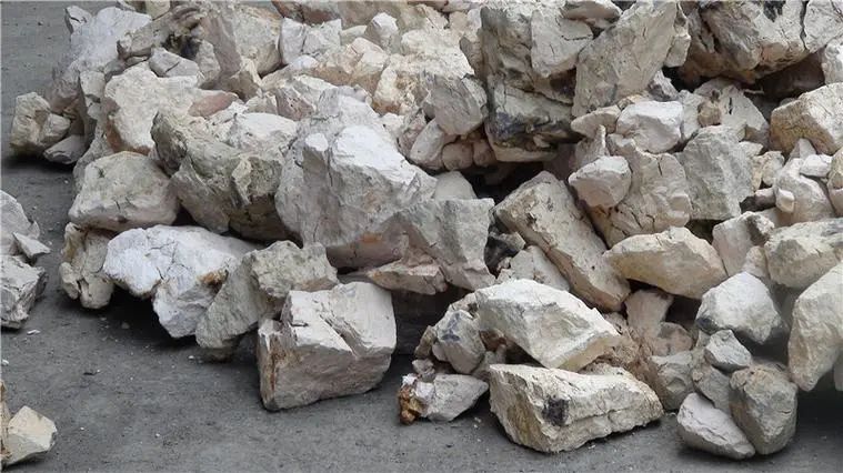 105211_853898_jswz.jpg 铝矾土细磨什么设备好用?.jpg