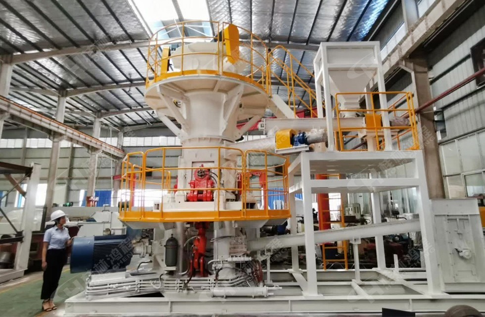 青石磨粉设备桂林鸿程桂林鸿程新款HLMX600小型超细立式磨粉机整机预装待发