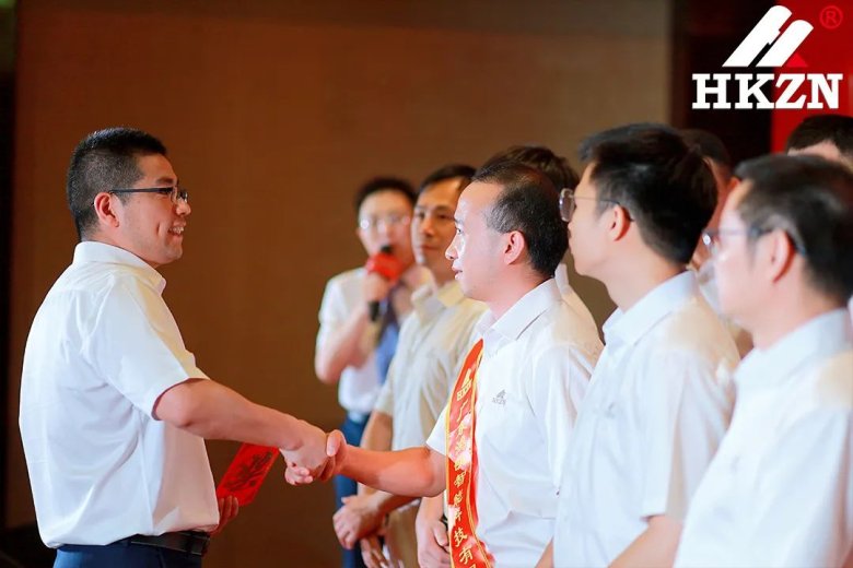 092503_609379_gsdt.jpg 2-4.jpg