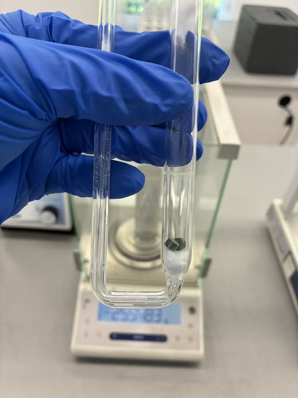 095450_237040_gsdt.jpg 095450_237040_gsdt.jpg