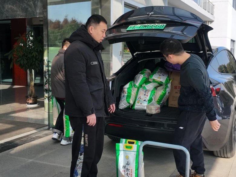 105617_097380_gsdt.jpg 105617_097380_gsdt.jpg