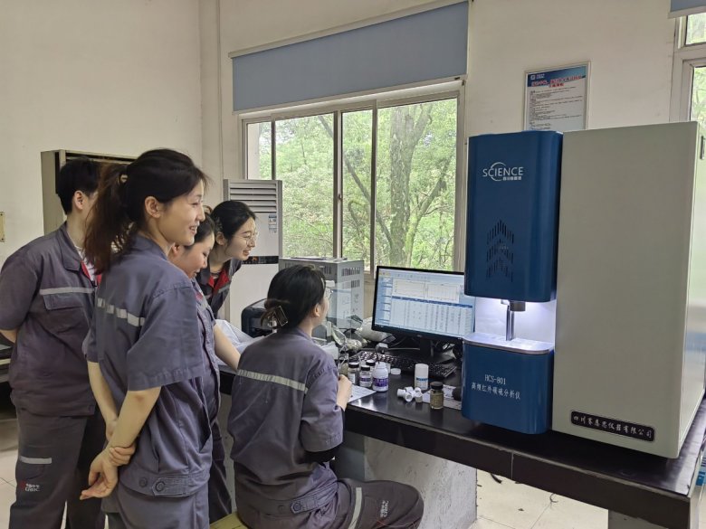 110316_157630_gsdt.jpg IMG_2915.jpg