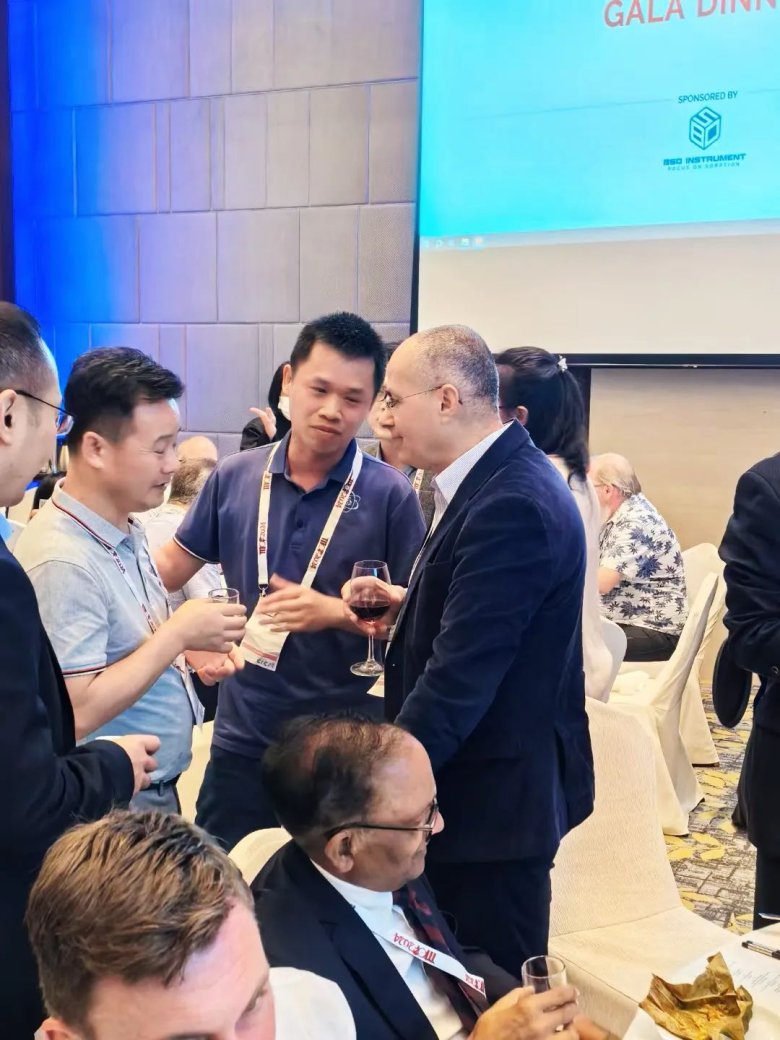 092200_382954_gsdt.jpg 092200_382954_gsdt.jpg