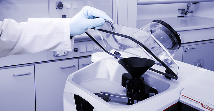 操作员的安全是我们的重中之重 操作员的安全是我们的重中之重