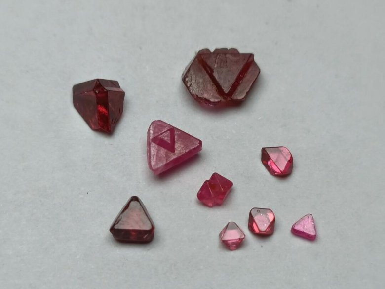 111346_457774_jswz.jpeg 尖晶石有着独特的物理性质和化学性质.jpeg