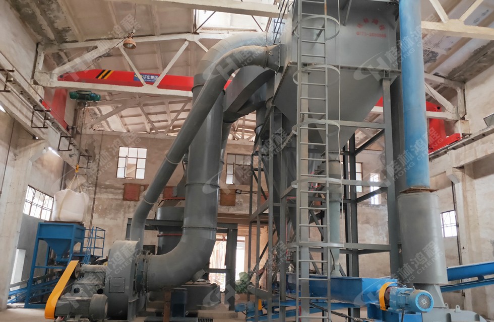 桂林鸿程新型石灰石粉磨生产线 HC纵摆式磨粉机