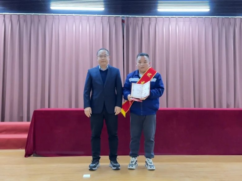 143243_190511_gsdt.jpg 143243_190511_gsdt.jpg