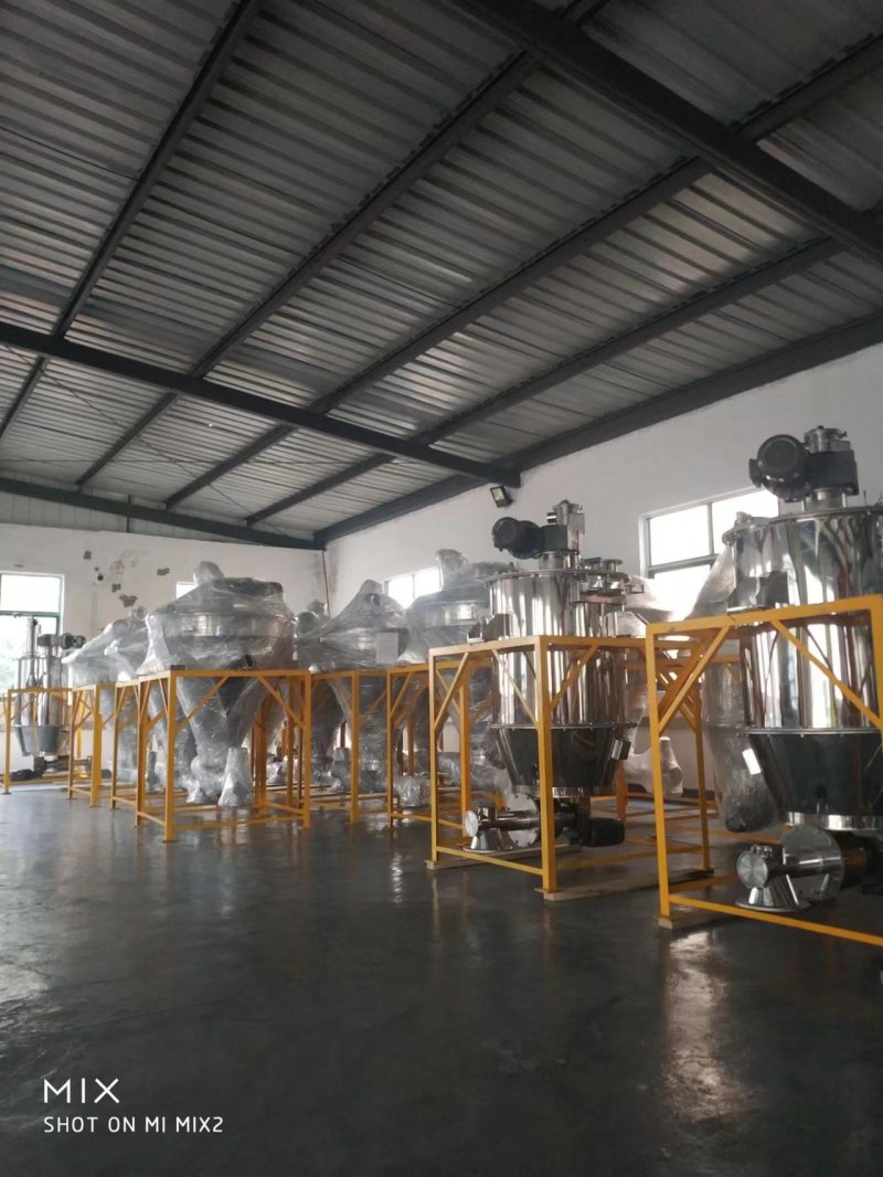 091231_981941_procont.jpg 上搅拌给料仓.jpg