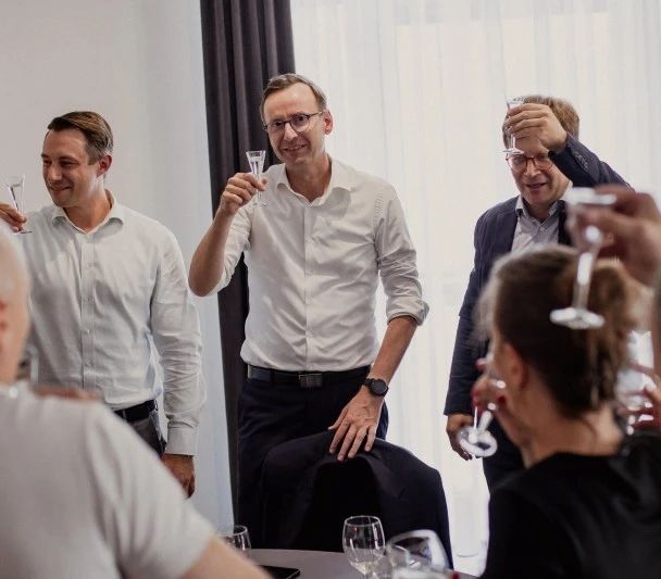 093647_437079_gsdt.jpg 093647_437079_gsdt.jpg