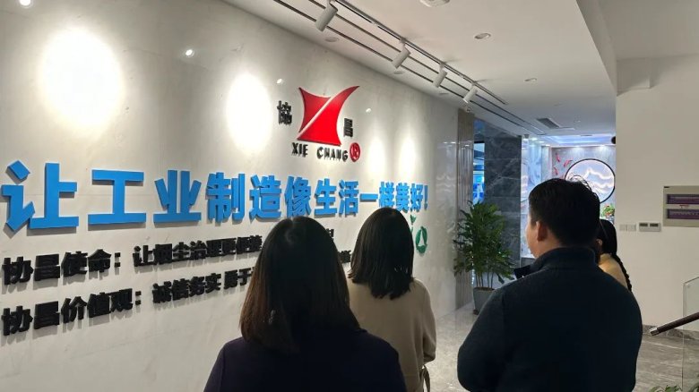 090209_881708_gsdt.jpg 090209_881708_gsdt.jpg