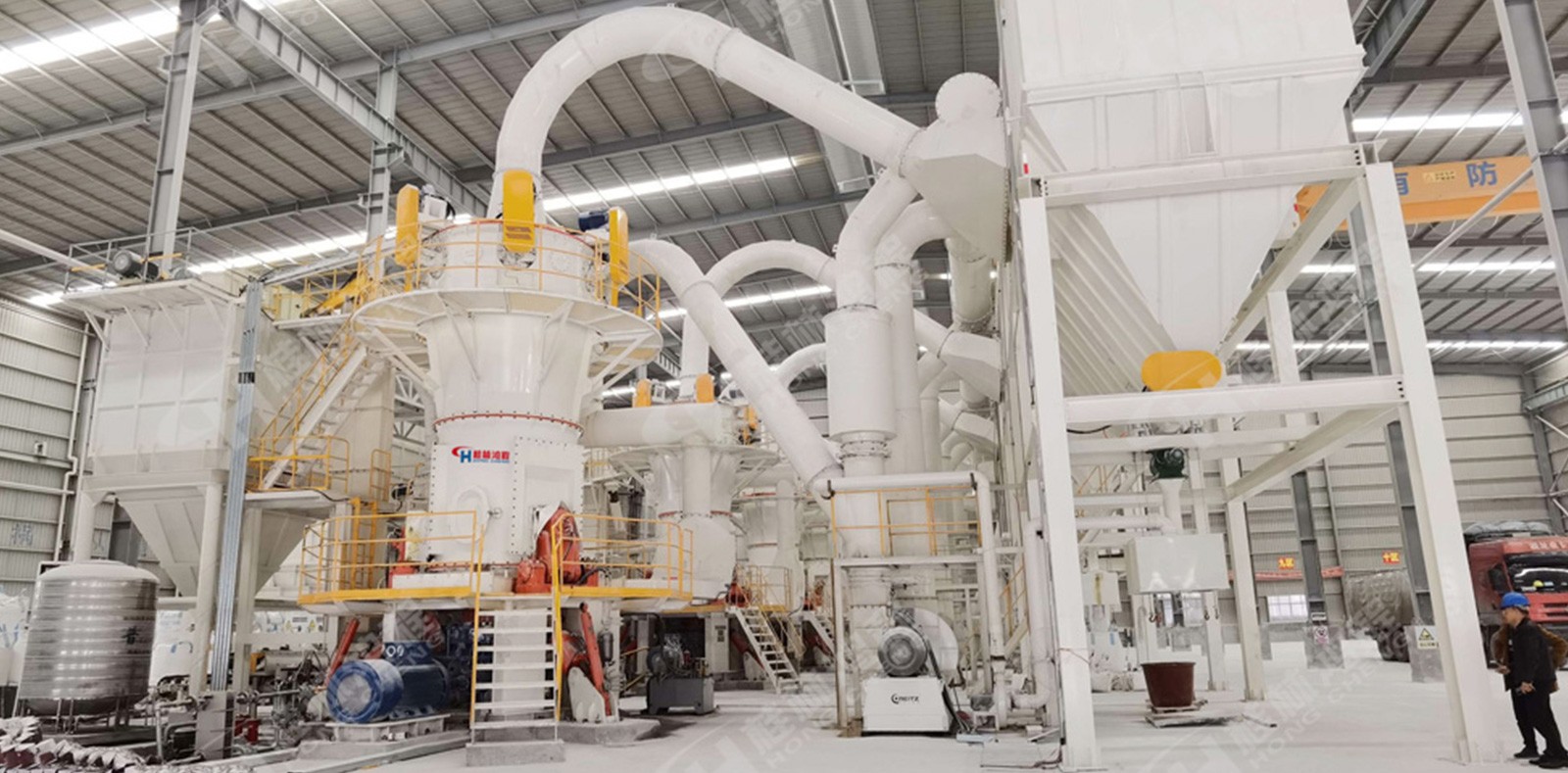 萤石微粉磨机:HLMX超细粉立磨