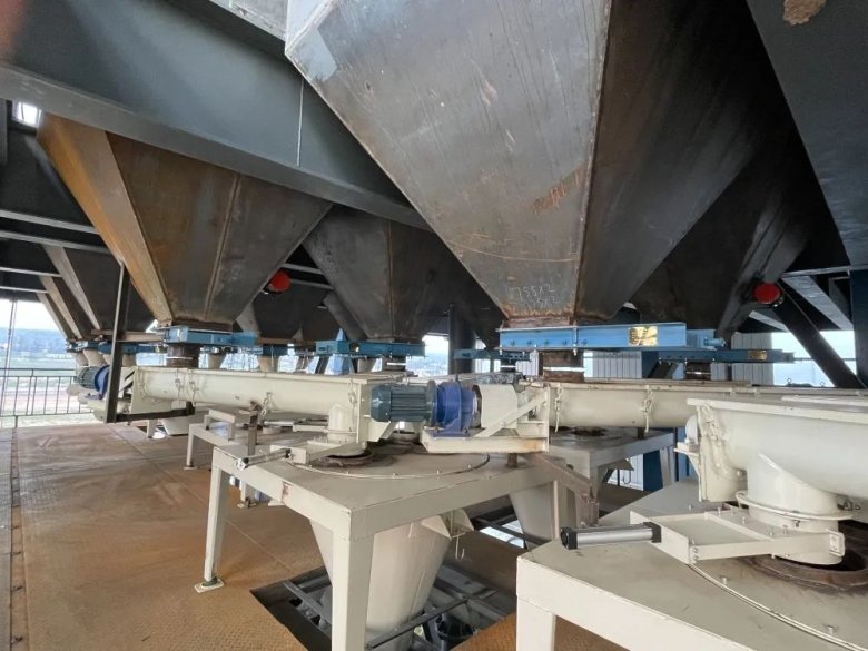 113654_922800_gsdt.jpg 113654_922800_gsdt.jpg