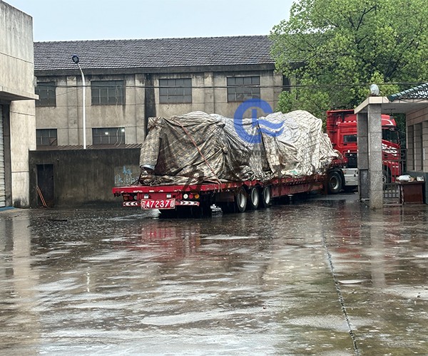 4.jpg 单锥螺带真空干燥机发货现场:奏响高效与品质的乐章!