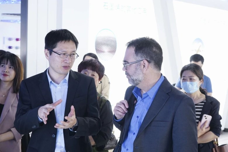 081502_494412_gsdt.jpg 081502_494412_gsdt.jpg