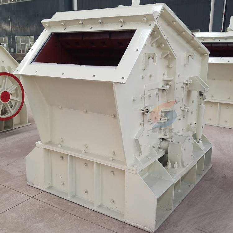 大口反击式破机 建筑石子粉机 轮胎式流动石机