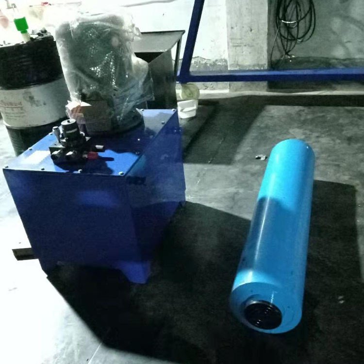 贵州贵阳100T液压穿心式千斤顶辽宁辽阳锚具张拉千斤顶