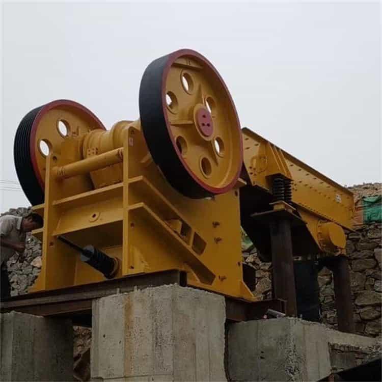 反击破每小时处理30吨石子制砂机甘肃卓尼颚式破机鹅卵石粉机